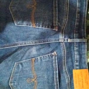 Pair of Lucky Brand jeans size 4-27